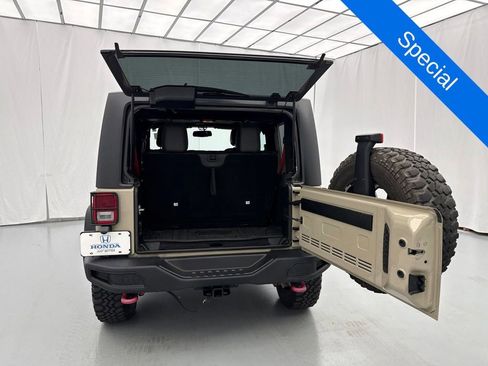 Used 2018 Jeep Wrangler Rubicon AWD/4WD image 9