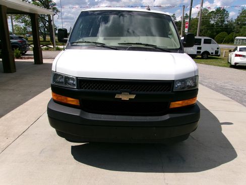 Used 2021 Chevrolet Express 2500 image 2
