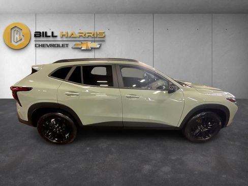 Used 2024 Chevrolet Trax ACTIV w/ Sunroof Package image 10