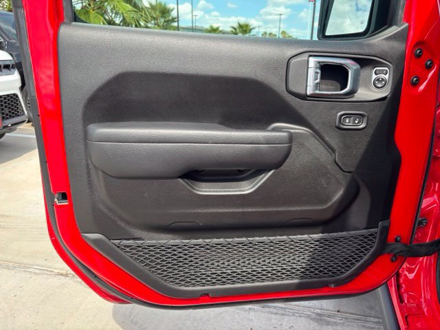 Used 2025 Jeep Gladiator Sport AWD/4WD image 8