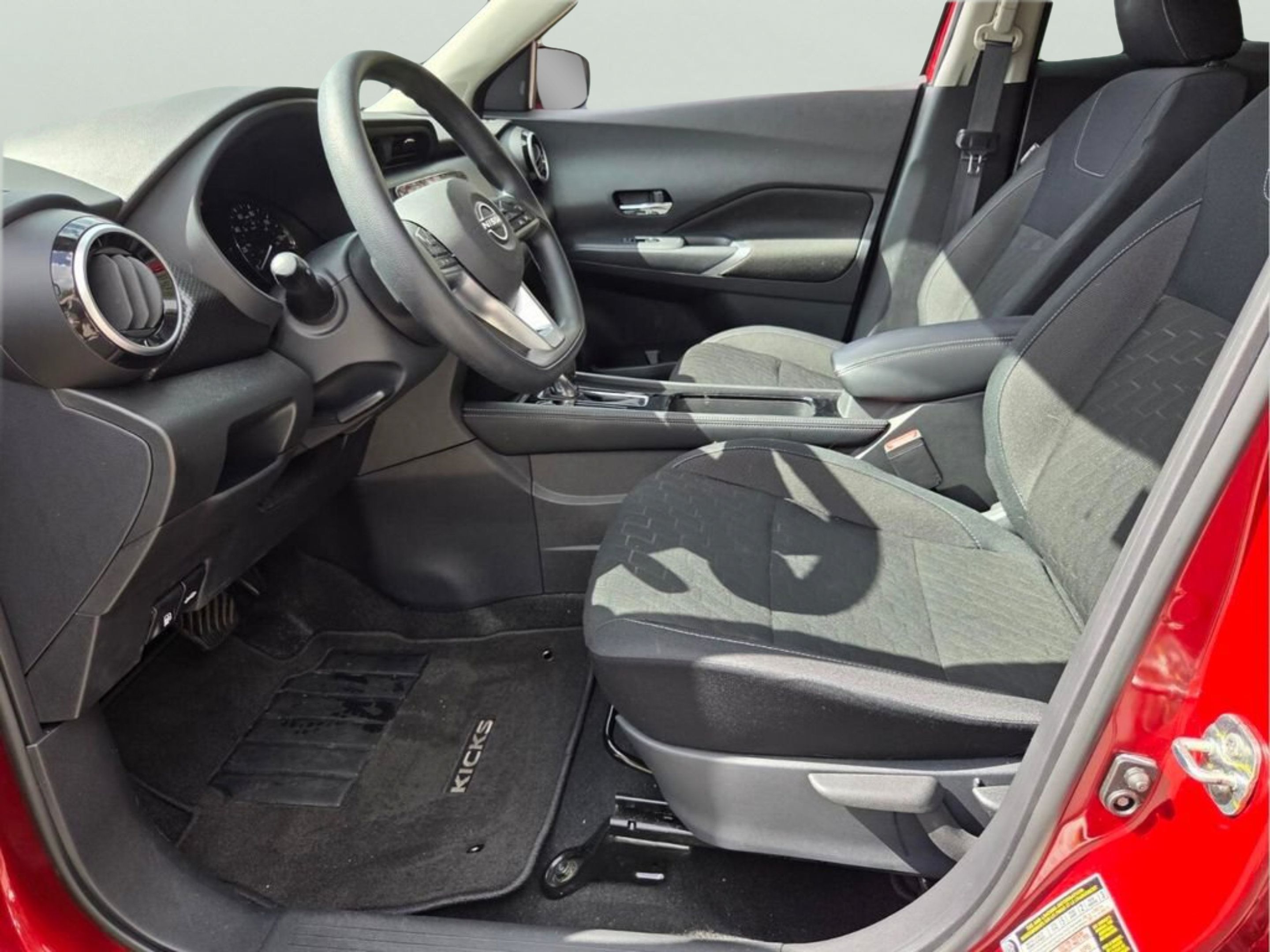 Used 2024 Nissan Kicks SV FWD image 9