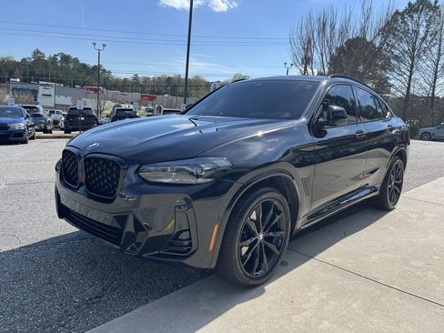 Certified 2025 BMW X4 xDrive30i image 4
