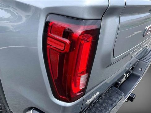 Used 2023 GMC Sierra 1500 SLT w/ SLT Premium Package AWD/4WD image 30