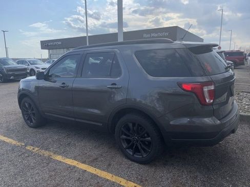 Used 2018 Ford Explorer XLT w/ Equipment Group 202A image 2