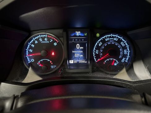 Used 2021 Toyota Tacoma SR AWD/4WD image 11