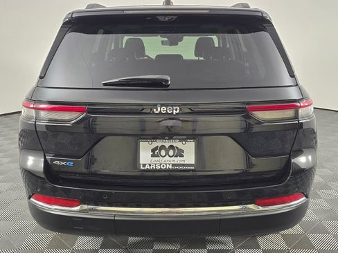 Used 2022 Jeep Grand Cherokee Limited 4xe w/ Luxury Tech Group II AWD/4WD image 4