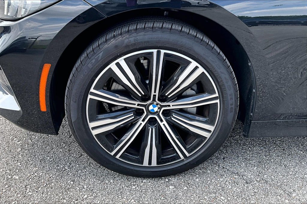 Used 2025 BMW 330i xDrive Sedan AWD/4WD image 11