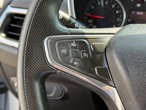 Used 2019 Chevrolet Equinox LT FWD image 18