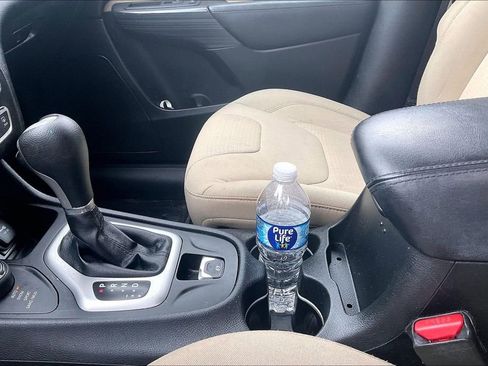 Used 2016 Jeep Cherokee Latitude w/ Safety/Convenience Group image 21