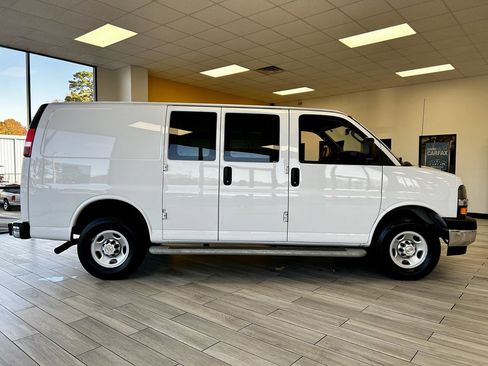 Used 2024 Chevrolet Express 2500 w/ Driver Convenience Package image 5