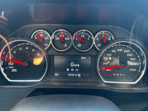 Used 2019 Chevrolet Silverado 1500 LTZ w/ LTZ Convenience Package AWD/4WD image 13