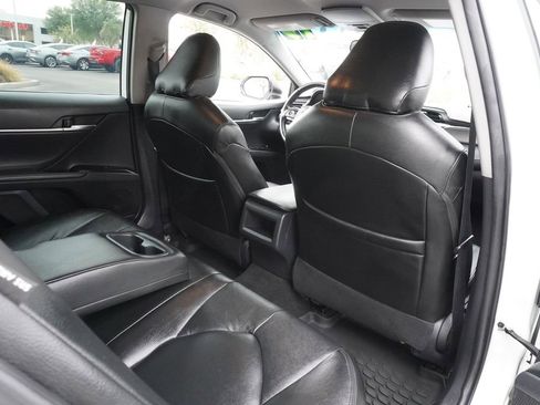 Used 2019 Toyota Camry SE image 10