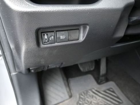Used 2025 Toyota RAV4 XLE FWD image 13