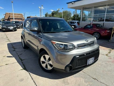 Used 2015 Kia Soul FWD image 1