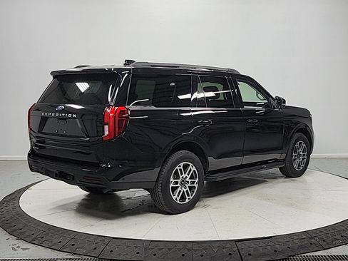 Used 2025 Ford Expedition Active RWD image 7