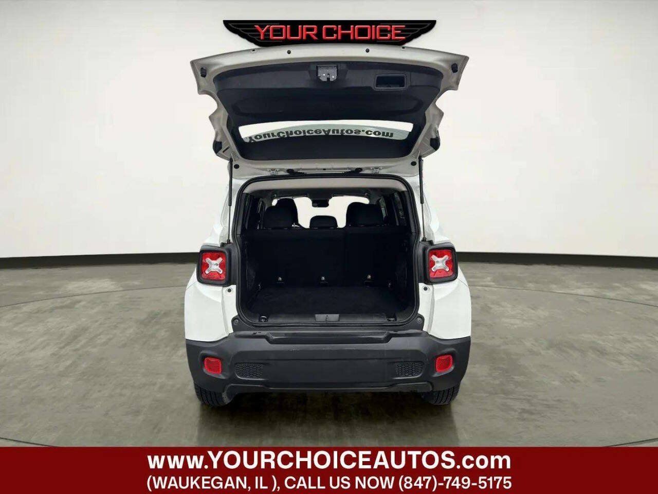 Used 2020 Jeep Renegade Latitude AWD/4WD image 14