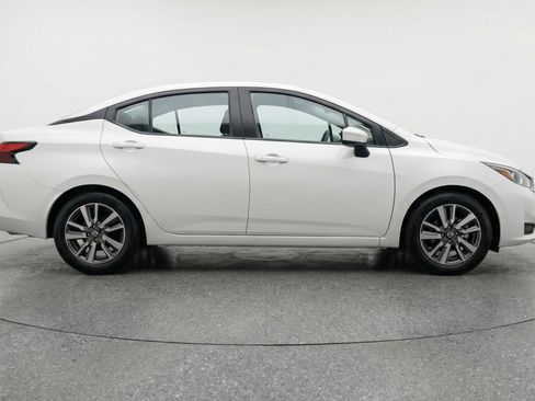 Used 2025 Nissan Versa SV image 11