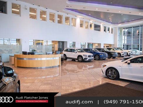 Used 2025 Mercedes-Benz GLC 300 w/ Winter Package image 29