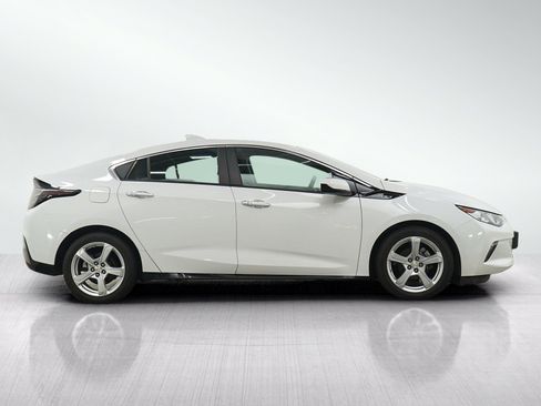 Used 2017 Chevrolet Volt LT w/ Comfort Package FWD image 6