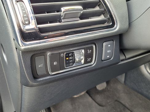 Used 2023 Lincoln Navigator Reserve image 18