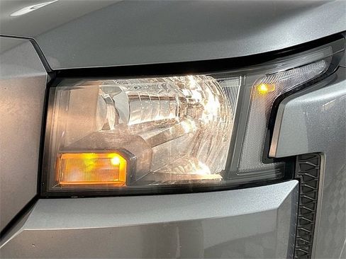 Used 2023 Nissan Frontier SV image 24