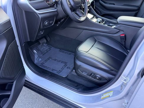 New 2025 Jeep Grand Cherokee Limited image 18