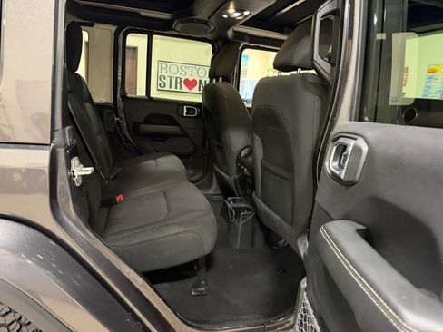 Used 2020 Jeep Wrangler Unlimited Sahara w/ Uconnect 4C Nav & Sound Group AWD/4WD image 35