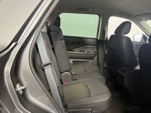 Used 2024 Nissan Pathfinder S FWD image 28