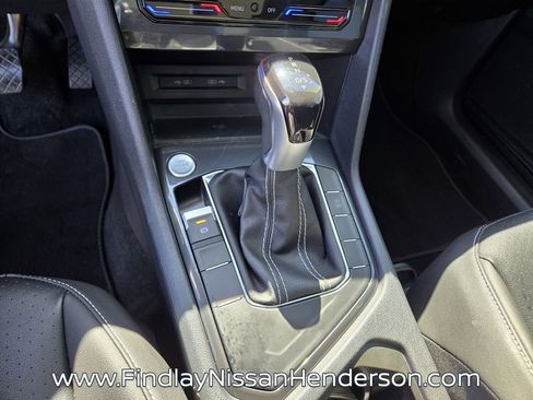 Used 2023 Volkswagen Tiguan SE w/ Panoramic Sunroof Package FWD image 31