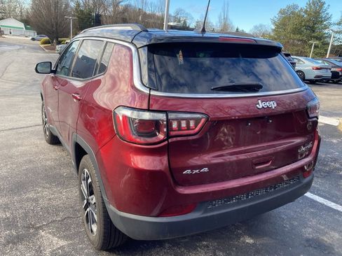 Used 2022 Jeep Compass Limited image 4