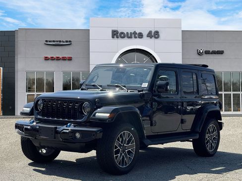 Used 2024 Jeep Wrangler High Altitude AWD/4WD image 2