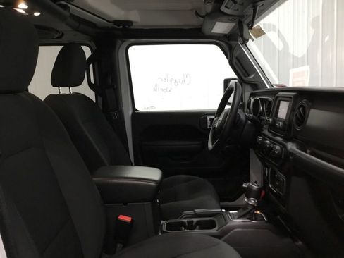 Used 2021 Jeep Gladiator Sport image 19