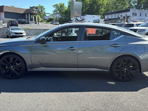 Certified 2022 Nissan Altima 2.5 SR w/ Midnight Edition Package FWD image 4