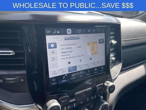Used 2022 RAM 1500 Laramie w/ Off Road Group AWD/4WD image 29