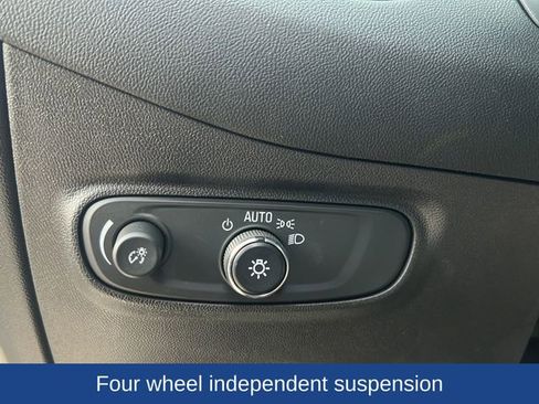 Used 2022 Chevrolet Equinox LT image 13