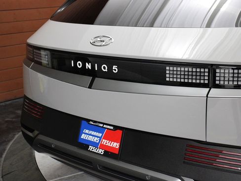 Used 2024 Hyundai Ioniq 5 SEL image 14