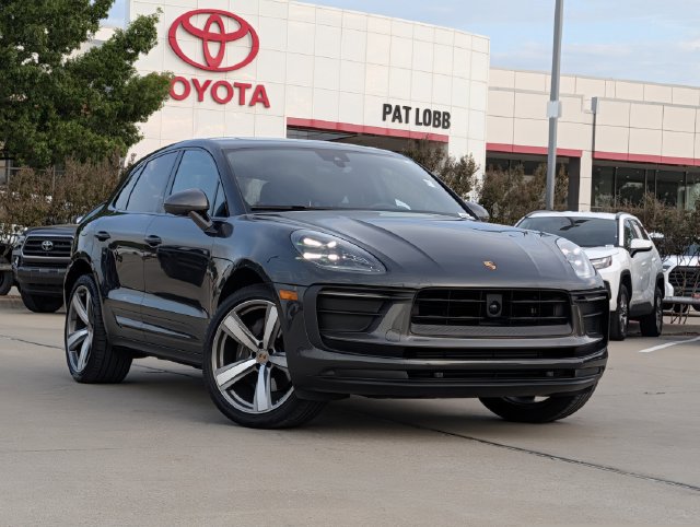 Used 2025 Porsche Macan Turbo AWD/4WD image 2