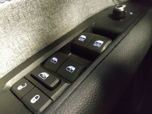 Used 2022 Jeep Compass Latitude image 27