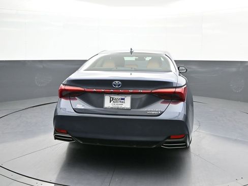 Used 2020 Toyota Avalon Limited image 7
