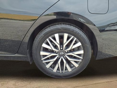 Used 2025 Nissan Altima 2.5 SV FWD image 25