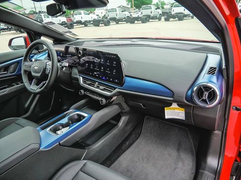 New 2024 Chevrolet Equinox EV LT image 21