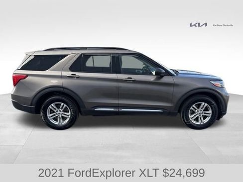 Used 2021 Ford Explorer XLT image 9