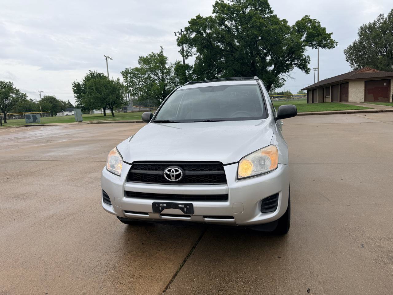 Used 2012 Toyota RAV4 FWD w/ Upgrade Value Pkg image 4