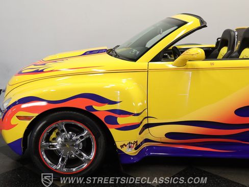 Used 2005 Chevrolet SSR w/ Preferred Equipment Group RWD image 23