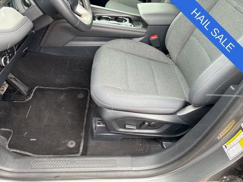 Used 2025 Ford Explorer Active AWD/4WD image 12