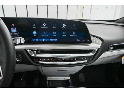 Certified 2024 Cadillac Lyriq Luxury AWD/4WD image 17