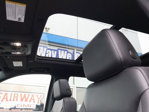 Used 2022 Chevrolet Tahoe Z71 w/ Luxury Package image 24