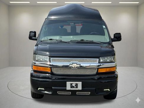 Used 2014 Chevrolet Express 2500 Extended image 4
