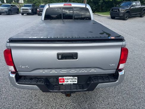 Used 2017 Toyota Tacoma SR5 w/ Tow Package AWD/4WD image 5