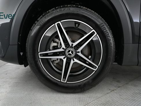 Used 2024 Mercedes-Benz EQB 300 4MATIC image 19